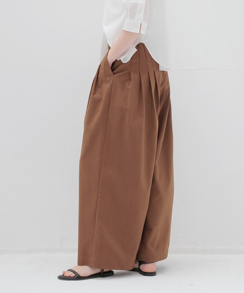 DRESSLAVE(ドレスレイブ)の「narrow belt tuck wide pants(ナローベルトタックワイドパンツ)(その他パンツ・レディース・ブラック/ブラウン・36/38)」の19枚目の写真