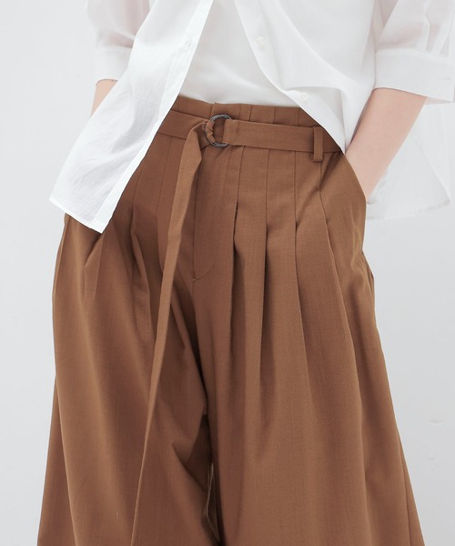 DRESSLAVE(ドレスレイブ)の「narrow belt tuck wide pants(ナローベルトタックワイドパンツ)(その他パンツ・レディース・ブラック/ブラウン・36/38)」の21枚目の写真