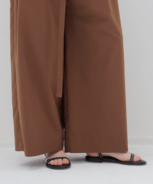 DRESSLAVE(ドレスレイブ)の「narrow belt tuck wide pants(ナローベルトタックワイドパンツ)(その他パンツ・レディース・ブラック/ブラウン・36/38)」の22枚目の写真