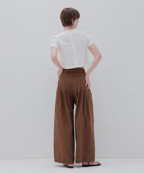DRESSLAVE(ドレスレイブ)の「narrow belt tuck wide pants(ナローベルトタックワイドパンツ)(その他パンツ・レディース・ブラック/ブラウン・36/38)」の7枚目の写真
