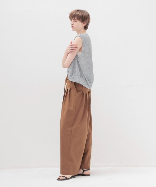 DRESSLAVE(ドレスレイブ)の「narrow belt tuck wide pants(ナローベルトタックワイドパンツ)(その他パンツ・レディース・ブラック/ブラウン・36/38)」の11枚目の写真