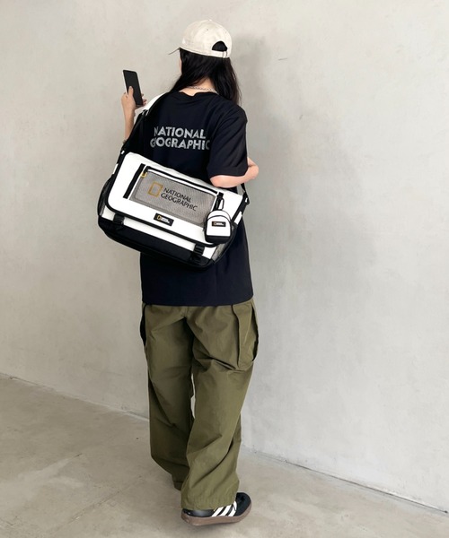 NATIONAL GEOGRAPHIC（ナショナルジオグラフィック）の「【日本未発売/WEB限定】NATIONAL GEOGRAPHIC(ナショナル ジオグラフィック)/大容量 12L A4対応 フラップ メッセンジャー ショルダーバッグ/PACHI MESSENGER BAG（ショルダーバッグ・レディース・ホワイト/ブラック/ベージュ・FREE）」の22枚目の写真