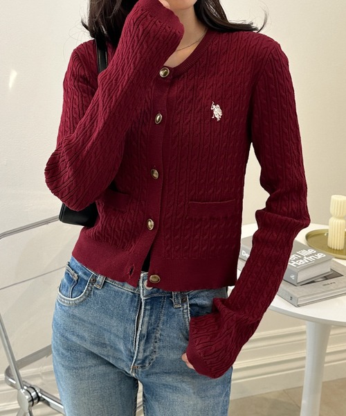 U.S. POLO ASSN.（ユーエスポロアッスン）の「［26SS新色追加］RANAN/solleim別注【U.S.POLO ASSN.】ゴールドボタン刺繍ケーブルニットカーディガン（カーディガン/ボレロ・レディース・アイボリー/グレー/ボルドー/ネイビー/ブラック/イエロー/グリーン・M/L/LL）」の7枚目の写真