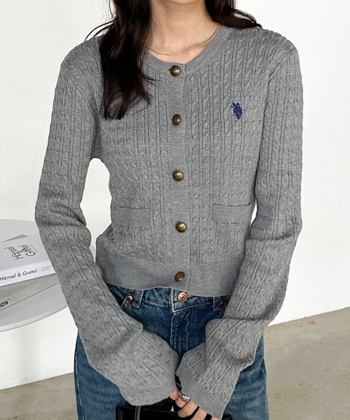 U.S. POLO ASSN.（ユーエスポロアッスン）の「［26SS新色追加］RANAN/solleim別注【U.S.POLO ASSN.】ゴールドボタン刺繍ケーブルニットカーディガン（カーディガン/ボレロ・レディース・アイボリー/グレー/ボルドー/ネイビー/ブラック/イエロー/グリーン・M/L/LL）」の16枚目の写真
