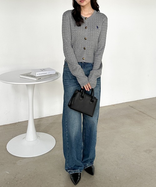 U.S. POLO ASSN.（ユーエスポロアッスン）の「［26SS新色追加］RANAN/solleim別注【U.S.POLO ASSN.】ゴールドボタン刺繍ケーブルニットカーディガン（カーディガン/ボレロ・レディース・アイボリー/グレー/ボルドー/ネイビー/ブラック/イエロー/グリーン・M/L/LL）」の21枚目の写真