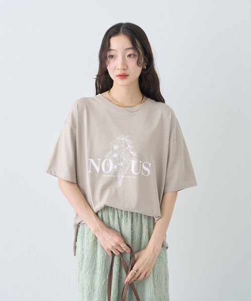earth music&ecology(アースミュージックアンドエコロジー)の「アソートプリントレギュラースリットTee(Tシャツ/カットソー・レディース・ブラック/ベージュ/チャコールグレー/オフホワイト・FREE)」の19枚目の写真