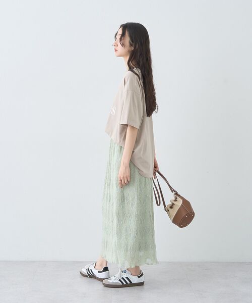 earth music&ecology(アースミュージックアンドエコロジー)の「アソートプリントレギュラースリットTee(Tシャツ/カットソー・レディース・ブラック/ベージュ/チャコールグレー/オフホワイト・FREE)」の22枚目の写真
