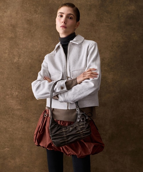 CHARLES & KEITH(チャールズ & キース)の「Kadee ケーディー ルーシュドホーボーバッグ(ショルダーバッグ・レディース・アイボリー系9/ダークブラウン系1/ピンク系その他/クリーム・S)」の9枚目の写真