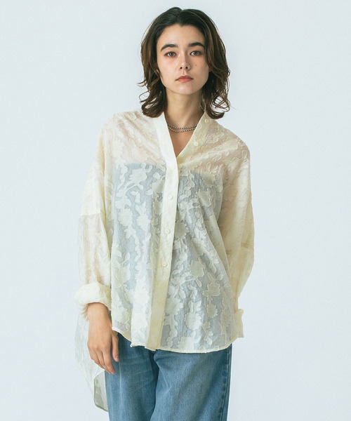 ROSE BUD(ローズバッド)の「(GENE HEAVENS)SHEER LACE WRAP SHIRT(シャツ/ブラウス・レディース・ピンク/ホワイト/グレー・ONE SIZE)」の2枚目の写真