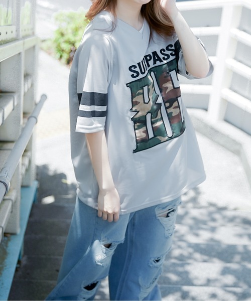 GORGE（ゴージ）の「《メッシュ×BIGロゴ》ナンバリングTシャツ／カジュアルストリート（Tシャツ/カットソー・レディース・グレー/ブラック/オフホワイト・F）」の15枚目の写真