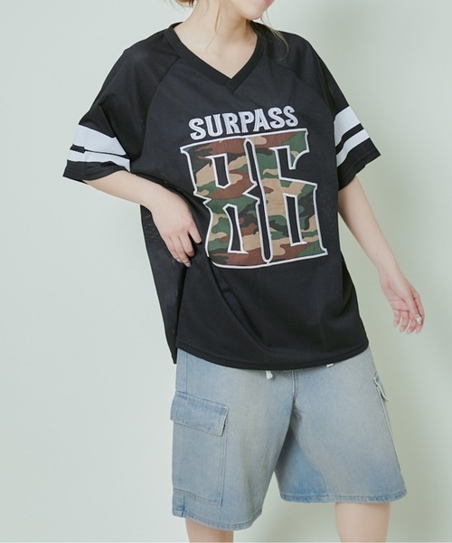 GORGE（ゴージ）の「《メッシュ×BIGロゴ》ナンバリングTシャツ／カジュアルストリート（Tシャツ/カットソー・レディース・グレー/ブラック/オフホワイト・F）」の6枚目の写真