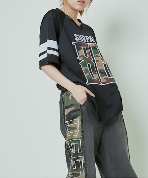 GORGE（ゴージ）の「《メッシュ×BIGロゴ》ナンバリングTシャツ／カジュアルストリート（Tシャツ/カットソー・レディース・グレー/ブラック/オフホワイト・F）」の8枚目の写真
