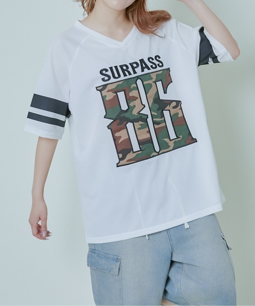 GORGE（ゴージ）の「《メッシュ×BIGロゴ》ナンバリングTシャツ／カジュアルストリート（Tシャツ/カットソー・レディース・グレー/ブラック/オフホワイト・F）」の10枚目の写真