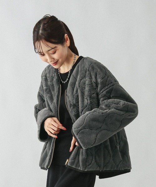 GLOBAL WORK(グローバルワーク)の「リバーシブルファーキルトブルゾン/494074(ブルゾン・レディース・グレイッシュベージュ/ベージュ/チャコールグレー・MEDIUM/LARGE)」の13枚目の写真