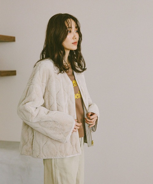 GLOBAL WORK(グローバルワーク)の「リバーシブルファーキルトブルゾン/494074(ブルゾン・レディース・グレイッシュベージュ/ベージュ/チャコールグレー・MEDIUM/LARGE)」の9枚目の写真