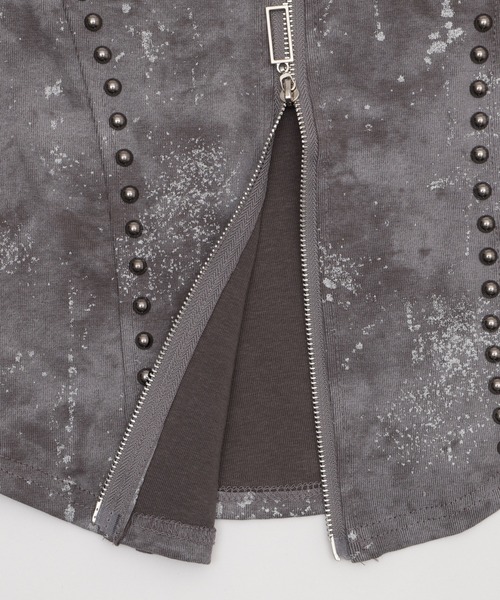 Figments（フィグメンツ）の「ヴィンテージライクスタッズZIPトップ（カーディガン/ボレロ・レディース・チャコールグレー・FREE）」の4枚目の写真