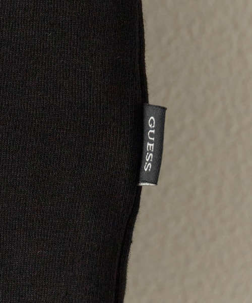 GUESS JEANS(ゲスジーンズ)の「GUESS JEANS/ゲスジーンズ GJ SS CN SLIM LOGO PRINT TEE Tシャツ(Tシャツ/カットソー・レディース・ブラック/ホワイト・M/S)」の7枚目の写真