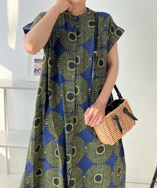AS KNOW AS plus(アズノゥアズプラス)の「●ひんやり接触冷感 フレンチスリーブ 前開き花柄ワンピ―ス(ワンピース・レディース・グレー系その他/ブルー系その他/グリーン系その他・FREE)」の11枚目の写真