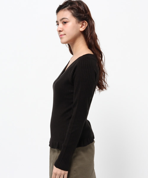 one after another NICE CLAUP(ワンアフターアナザーナイスクラップ)の「【ナイスクラップ】裾フリル重ねVネックニット(ニット/セーター・レディース・アイボリー/ピンク/サックスブルー/ブラック・FREE)」の6枚目の写真