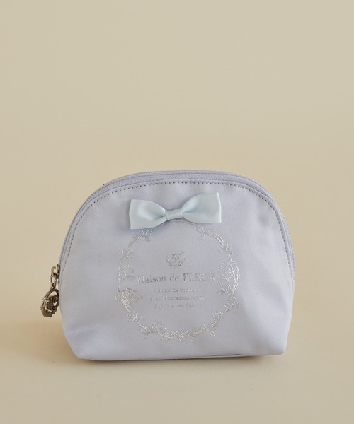 Maison de FLEUR(メゾンドフルール)の「サテンリボンラウンドポーチ(ポーチ・レディース・ライトブルー/ライトピンク/ブラック/ピンク・FREE)」の3枚目の写真