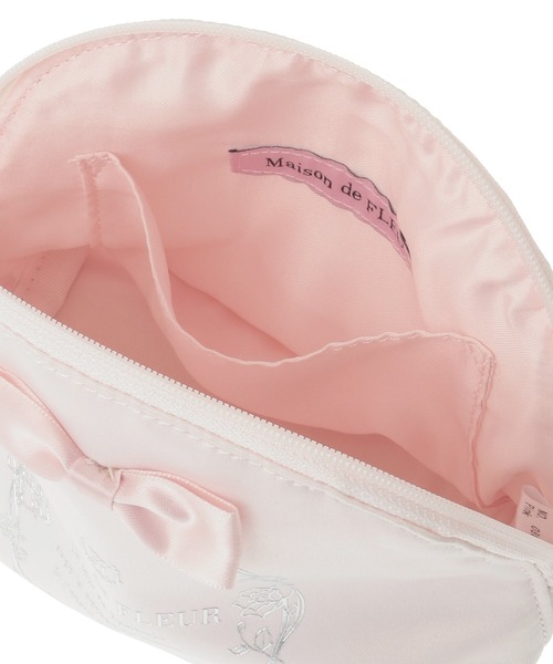 Maison de FLEUR(メゾンドフルール)の「サテンリボンラウンドポーチ(ポーチ・レディース・ライトブルー/ライトピンク/ブラック/ピンク・FREE)」の17枚目の写真