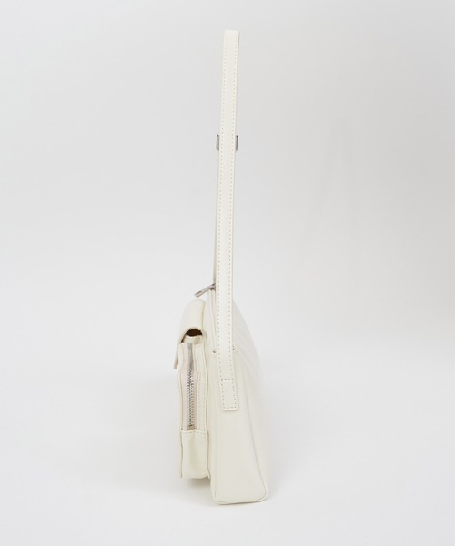 ROYAL PARTY（ロイヤルパーティー）の「マルチポケットショルダーBAG（ショルダーバッグ・レディース・ブラック/オフホワイト・FREE）」の4枚目の写真