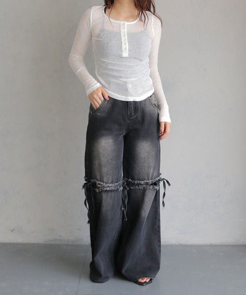 cheriella(シェリエラ)の「【cheriella】サイドリボンヴィンテージライクデニム SIDE RIBBON VINTAGE-LIKE DENIM(デニムパンツ・レディース・ライトブルー/チャコールグレー・S/M)」の9枚目の写真