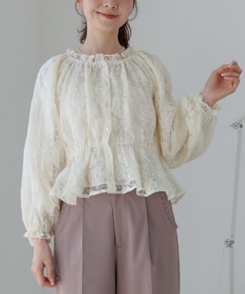 flower（フラワー）の「フラワーリングレースブラウス（シャツ/ブラウス・レディース・コーラル/アイボリー・FREE）」の2枚目の写真