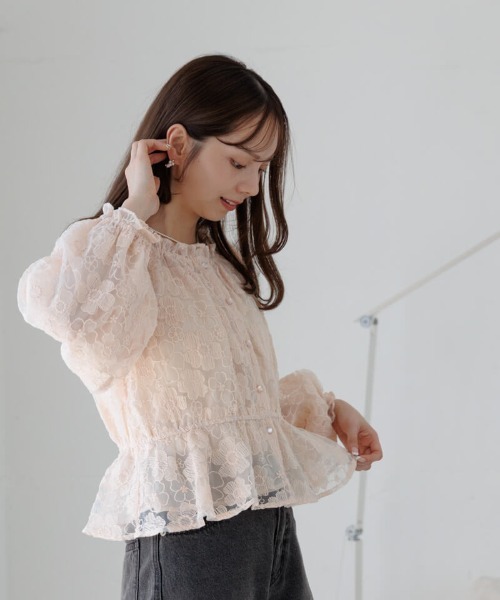 flower（フラワー）の「フラワーリングレースブラウス（シャツ/ブラウス・レディース・コーラル/アイボリー・FREE）」の3枚目の写真