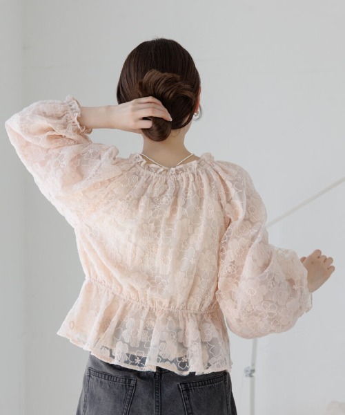flower（フラワー）の「フラワーリングレースブラウス（シャツ/ブラウス・レディース・コーラル/アイボリー・FREE）」の4枚目の写真