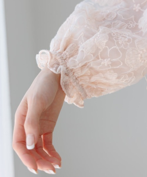 flower（フラワー）の「フラワーリングレースブラウス（シャツ/ブラウス・レディース・コーラル/アイボリー・FREE）」の12枚目の写真