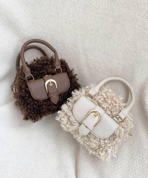 MAJESTIC LEGON(マジェスティックレゴン)の「プードルボアミニショルダーバッグ(ショルダーバッグ・レディース・ブラウン/ベージュ・FREE)」の2枚目の写真