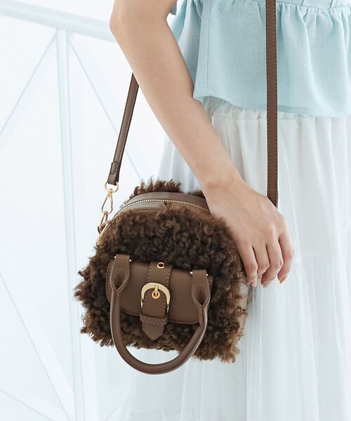 MAJESTIC LEGON(マジェスティックレゴン)の「プードルボアミニショルダーバッグ(ショルダーバッグ・レディース・ブラウン/ベージュ・FREE)」の9枚目の写真