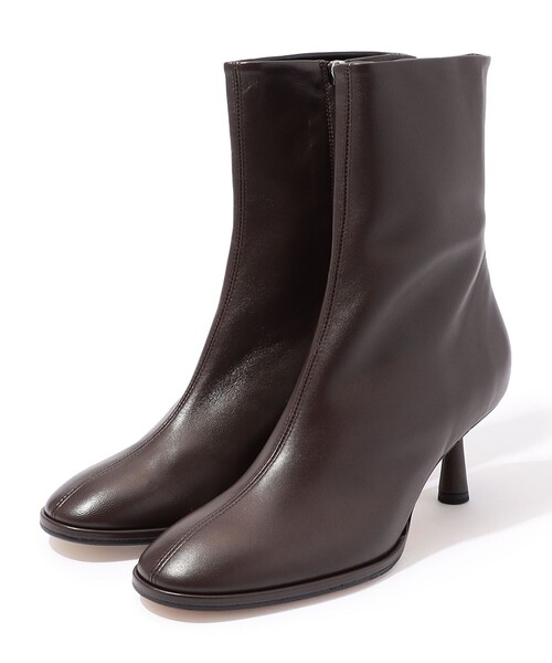 TOMORROWLAND (トゥモローランド)の「Aeyde DOROTHY Soft Sock ショートブーツ(ブーツ・レディース・ダークブラウン・38/37/36)」の1枚目の写真