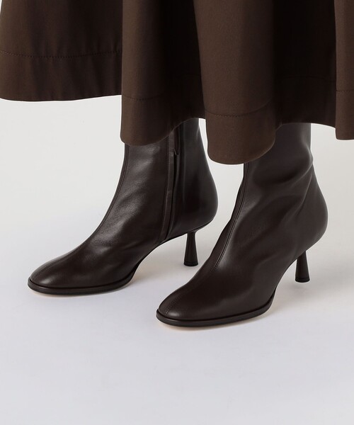 TOMORROWLAND (トゥモローランド)の「Aeyde DOROTHY Soft Sock ショートブーツ(ブーツ・レディース・ダークブラウン・38/37/36)」の9枚目の写真