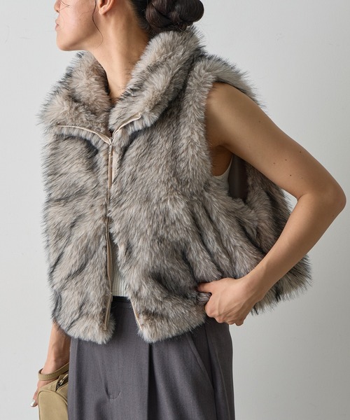 COLONY 2139（コロニートゥーワンスリーナイン）の「ミックスシープファーZIPベスト（ベスト・レディース・チャコールグレー/モカ/ベージュ・FREE）」の3枚目の写真