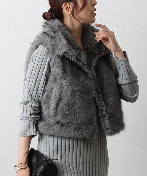 COLONY 2139（コロニートゥーワンスリーナイン）の「ミックスシープファーZIPベスト（ベスト・レディース・チャコールグレー/モカ/ベージュ・FREE）」の2枚目の写真