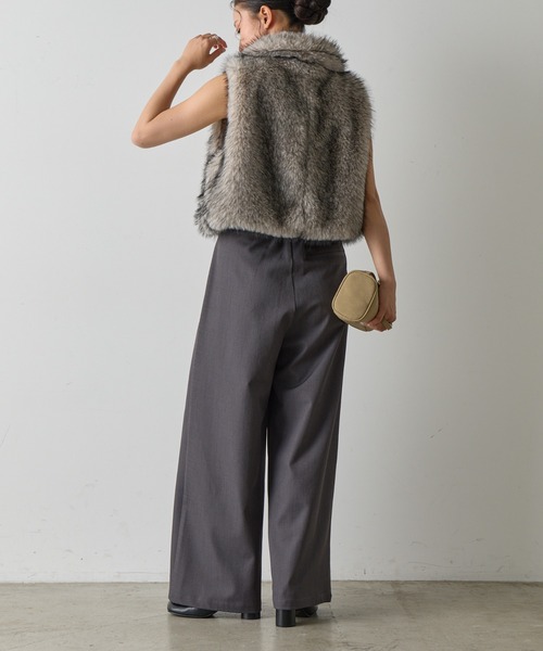 COLONY 2139（コロニートゥーワンスリーナイン）の「ミックスシープファーZIPベスト（ベスト・レディース・チャコールグレー/モカ/ベージュ・FREE）」の13枚目の写真