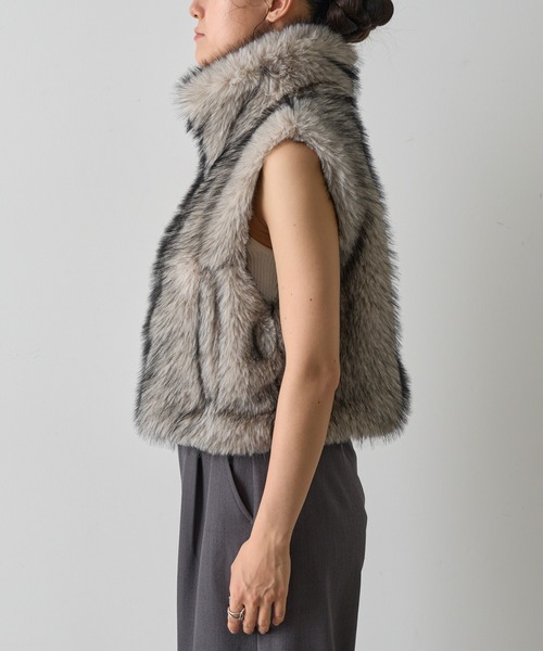 COLONY 2139（コロニートゥーワンスリーナイン）の「ミックスシープファーZIPベスト（ベスト・レディース・チャコールグレー/モカ/ベージュ・FREE）」の16枚目の写真