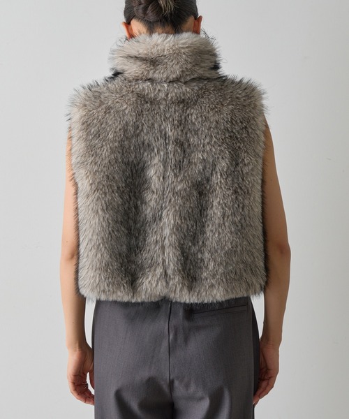 COLONY 2139（コロニートゥーワンスリーナイン）の「ミックスシープファーZIPベスト（ベスト・レディース・チャコールグレー/モカ/ベージュ・FREE）」の17枚目の写真