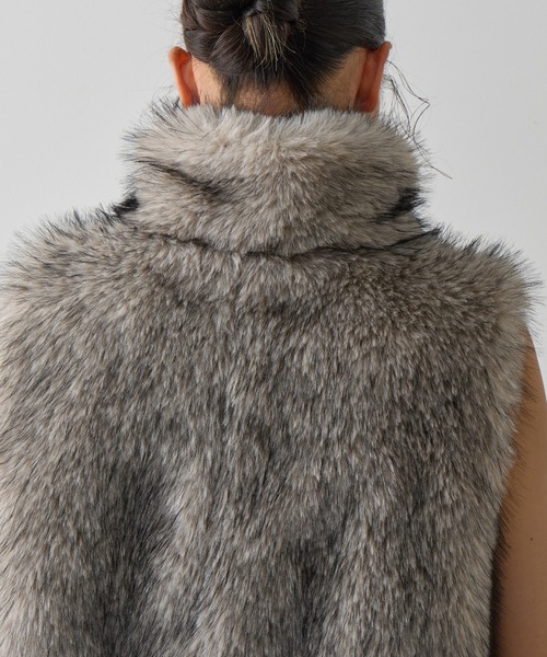 COLONY 2139（コロニートゥーワンスリーナイン）の「ミックスシープファーZIPベスト（ベスト・レディース・チャコールグレー/モカ/ベージュ・FREE）」の18枚目の写真