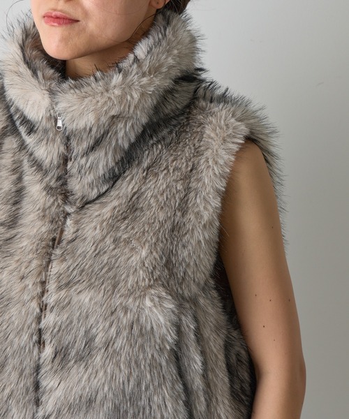 COLONY 2139（コロニートゥーワンスリーナイン）の「ミックスシープファーZIPベスト（ベスト・レディース・チャコールグレー/モカ/ベージュ・FREE）」の20枚目の写真