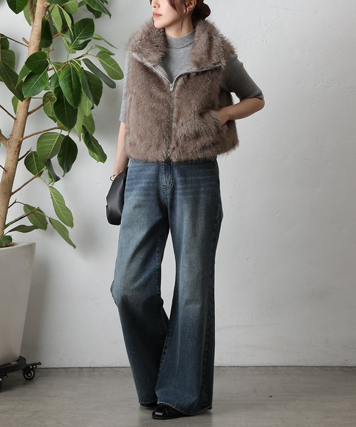 COLONY 2139（コロニートゥーワンスリーナイン）の「ミックスシープファーZIPベスト（ベスト・レディース・チャコールグレー/モカ/ベージュ・FREE）」の4枚目の写真