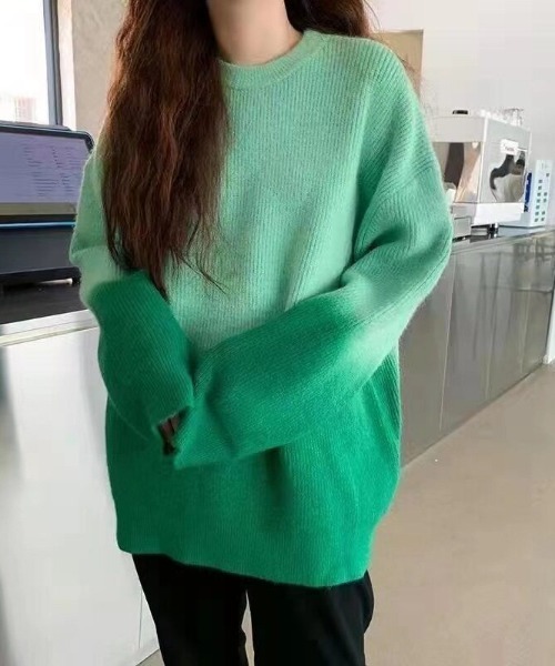 cammie(キャミー)の「裾グラデーションクルーネックニット(ニット/セーター・レディース・ピンク/グリーン/グレー/ブルー・F)」の2枚目の写真