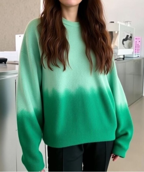 cammie(キャミー)の「裾グラデーションクルーネックニット(ニット/セーター・レディース・ピンク/グリーン/グレー/ブルー・F)」の6枚目の写真