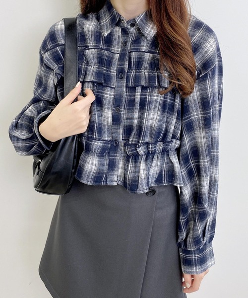 INGNI（イング）の「フリルチェック柄ショートシャツ（シャツ/ブラウス・レディース・ブラウン系その他2/ブラック系/ネイビー系2・M）」の3枚目の写真