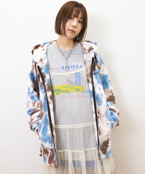 RNA（アールエヌエー）の「M2338 エフェクトダイZip UPパーカー（パーカー・レディース・ピンク/ブルー・MEDIUM）」の3枚目の写真