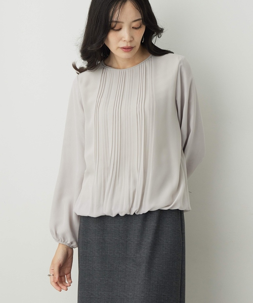 A/C DESIGN BY ALPHA CUBIC(エーシーデザインバイアルファキュービック)の「【通勤からセレモニーまで対応】プリーツシャーリングブラウス【大きいサイズあり】(シャツ/ブラウス・レディース・ブラック/ライトグレー/オフホワイト・M/L/LL/3L)」の3枚目の写真