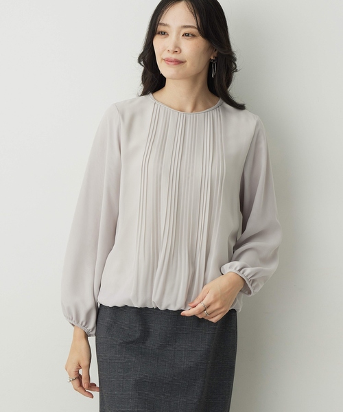 A/C DESIGN BY ALPHA CUBIC(エーシーデザインバイアルファキュービック)の「【通勤からセレモニーまで対応】プリーツシャーリングブラウス【大きいサイズあり】(シャツ/ブラウス・レディース・ブラック/ライトグレー/オフホワイト・M/L/LL/3L)」の4枚目の写真