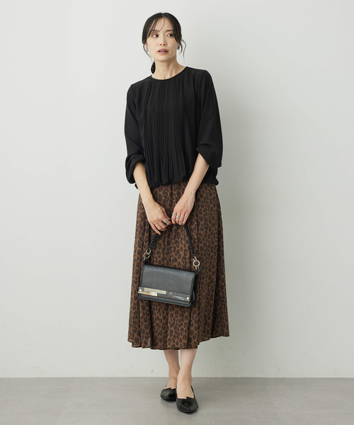 A/C DESIGN BY ALPHA CUBIC(エーシーデザインバイアルファキュービック)の「【通勤からセレモニーまで対応】プリーツシャーリングブラウス【大きいサイズあり】(シャツ/ブラウス・レディース・ブラック/ライトグレー/オフホワイト・M/L/LL/3L)」の11枚目の写真